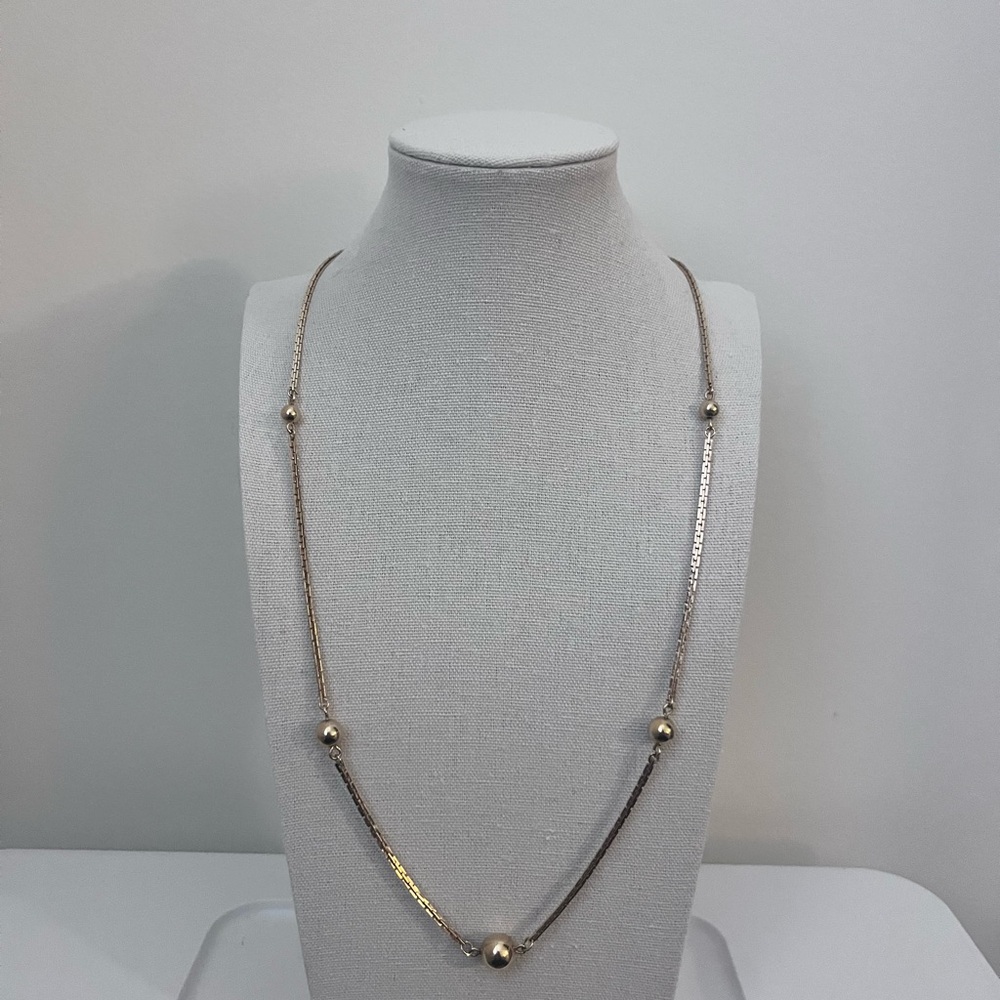 ✨ Vintage Gold Tone Avon Necklace - Picture 3 of 7